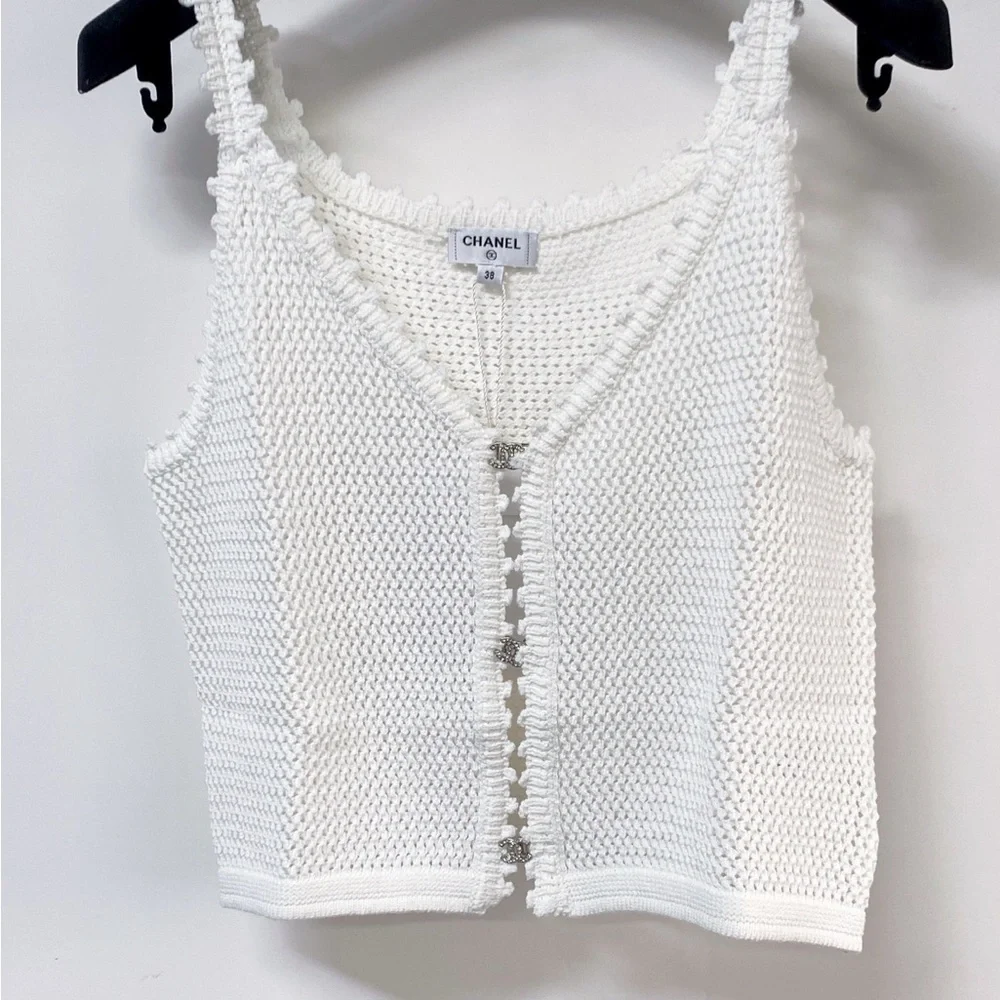 Chanel vest - Picture 2 of 6